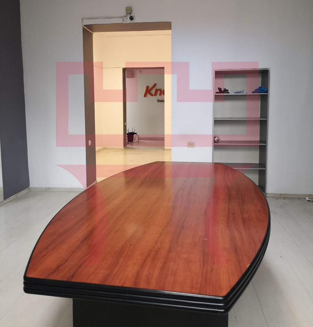 Inchiriere spatiu 65mp multifunctional Republicii cu geam spre strada
